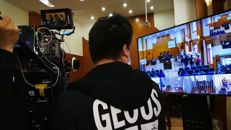 AI生成VS人工创意——郧县广告片拍摄公司的技术浪漫主义实践